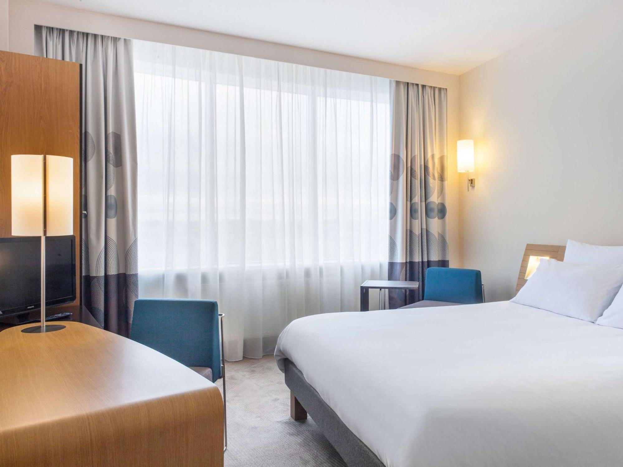 Novotel Paris Rueil Malmaison מראה חיצוני תמונה