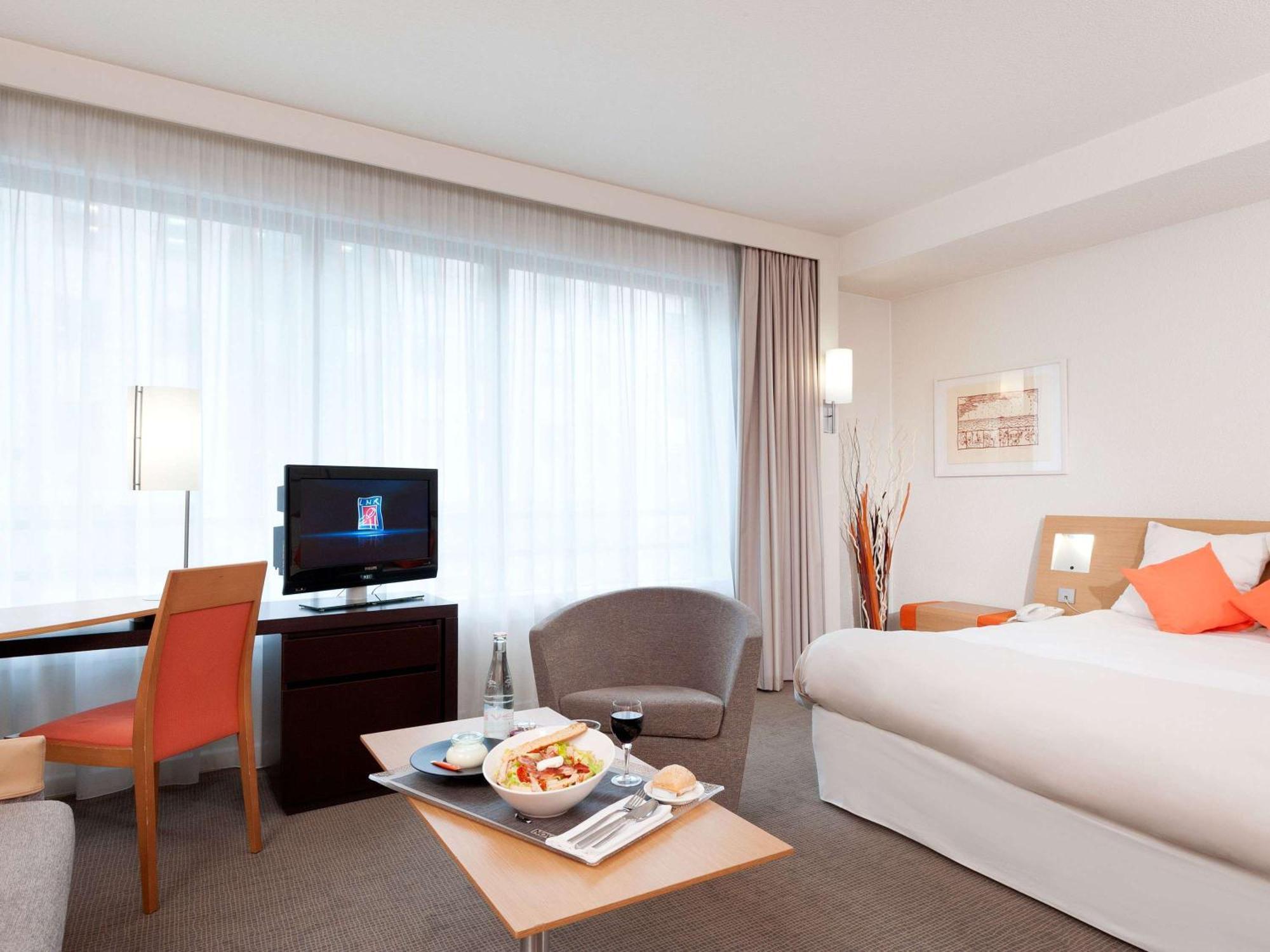 Novotel Paris Rueil Malmaison מראה חיצוני תמונה