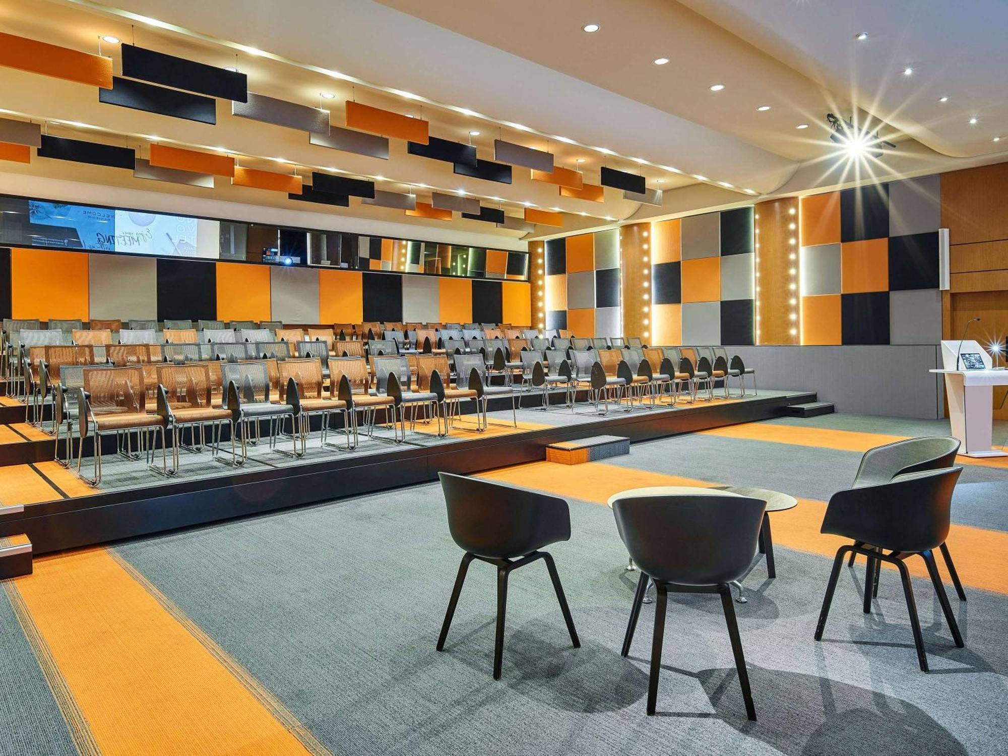 Novotel Paris Rueil Malmaison מראה חיצוני תמונה